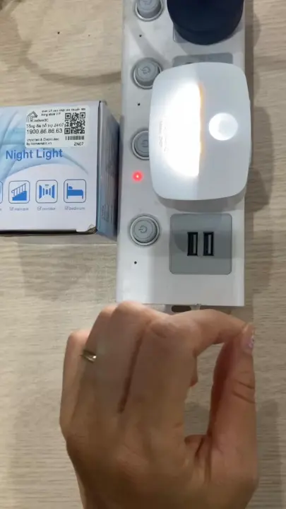 Đèn Ngủ Cảm Ứng Thông Minh Tiết Kiệm Điện ZN07